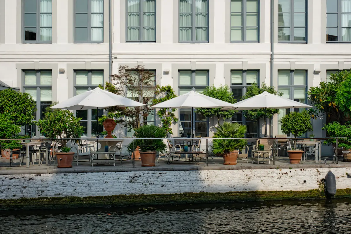 Outdoor Café Design with Umbrella Roofing